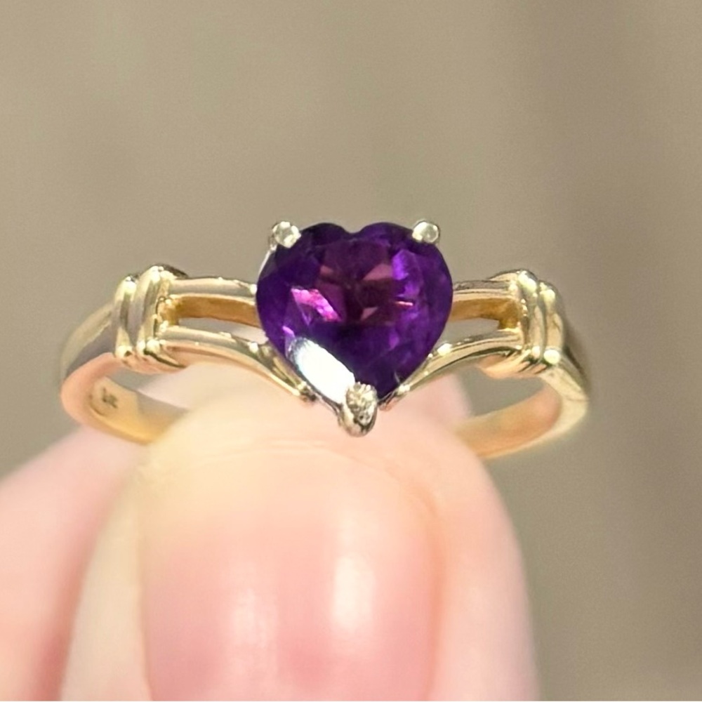 14K Amethyst heart cut deep dark purple solitaire vintage style yellow gold ring - Picture 1 of 12